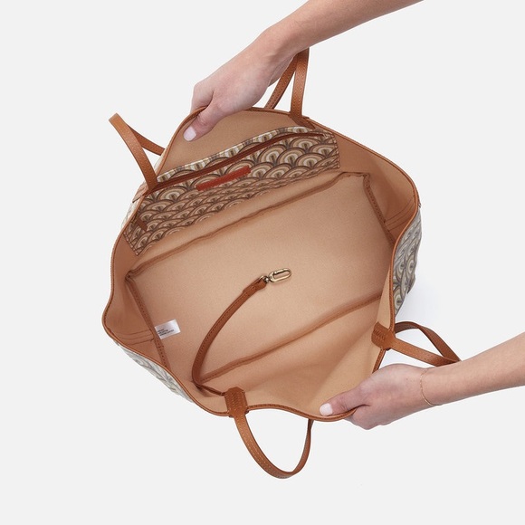 All That Tote - Picture 6 of 10